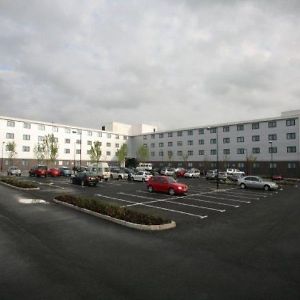 Holiday Inn Express Manchester Airport Ringway Exterior photo